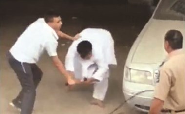 بالفيديو.. ضبط شقيقين حطما جمجمة ابن وكيل ضابط في «النعيم»